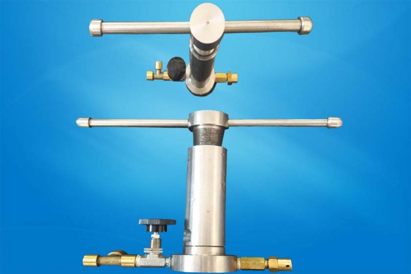 "Benalab 400 Bar Manuel Sıvı Basınçlandırma Sistemi"