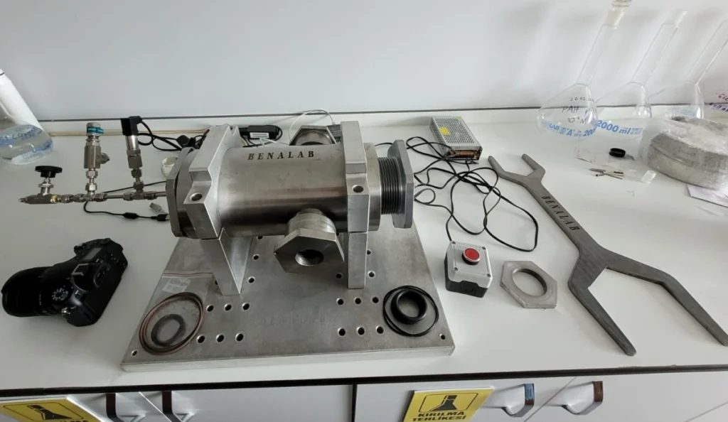 Benalab 400 Bar Kuvars Pencereli Roket Yakıtı Yanma ve Patlama Test Hücresi - Savunma Sanayii Test Sistemleri